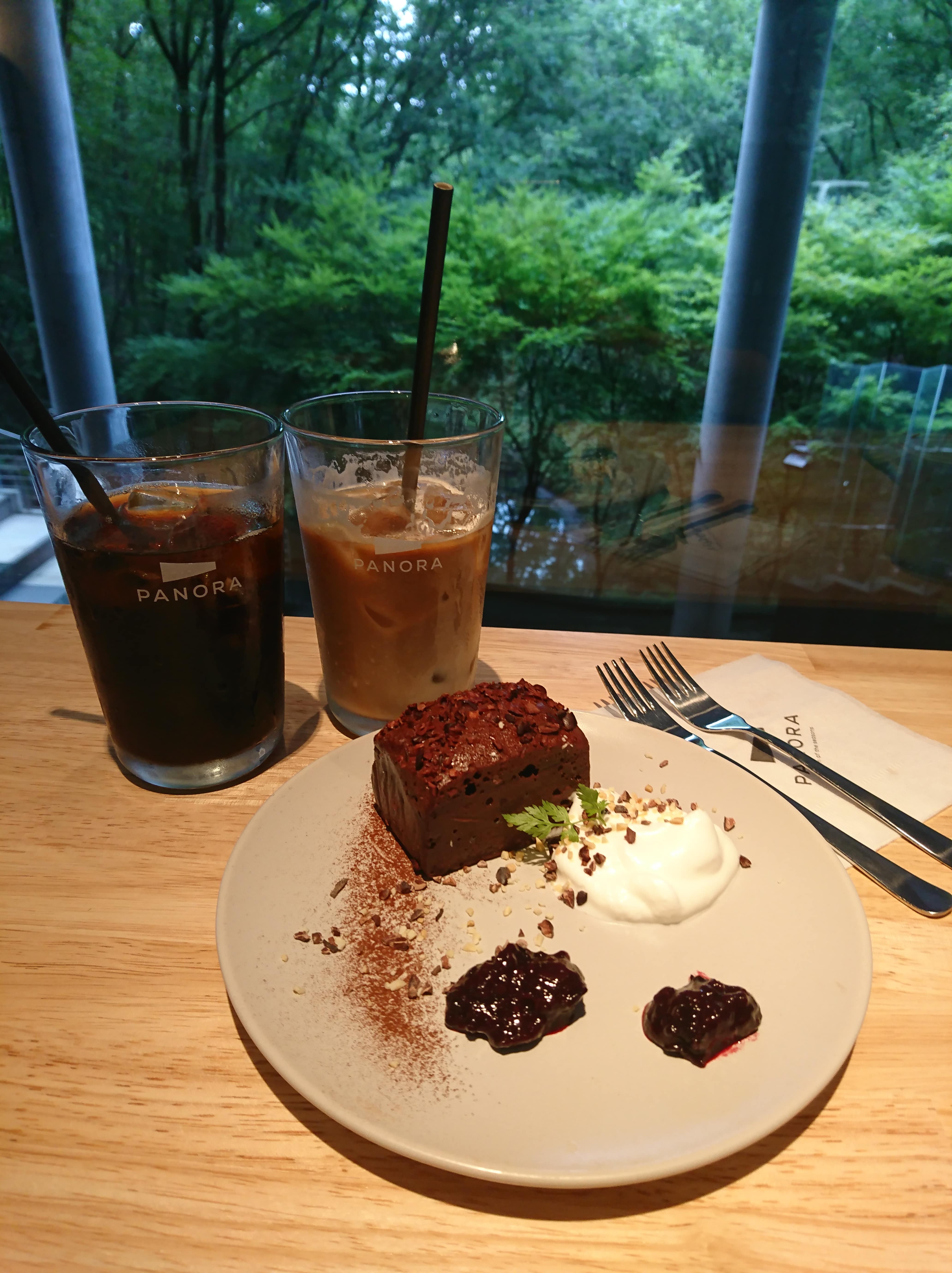 カフェキッチンランチラウンジ戸棚 からく